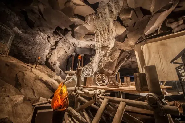 Die Grotte de la Pierre de Volvic – ein immersiver Besuch zwischen Stein, Licht und Geschichte