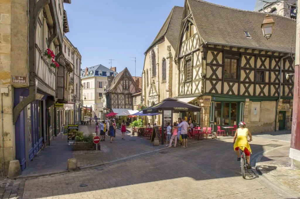 Het middeleeuwse stadje Montluçon, een prachtig toevluchtsoord tussen geschiedenis en erfgoed