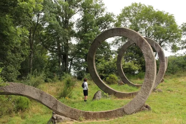 Der Chemin Fais'Art – ein origineller Spaziergang zwischen Natur und Kunst