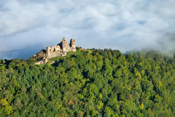 Château Rocher – eine spektakuläre Stätte über der Sioule