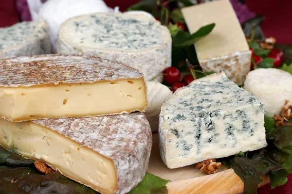 Probieren Sie die Käse der Auvergne – ein unverzichtbares Erlebnis