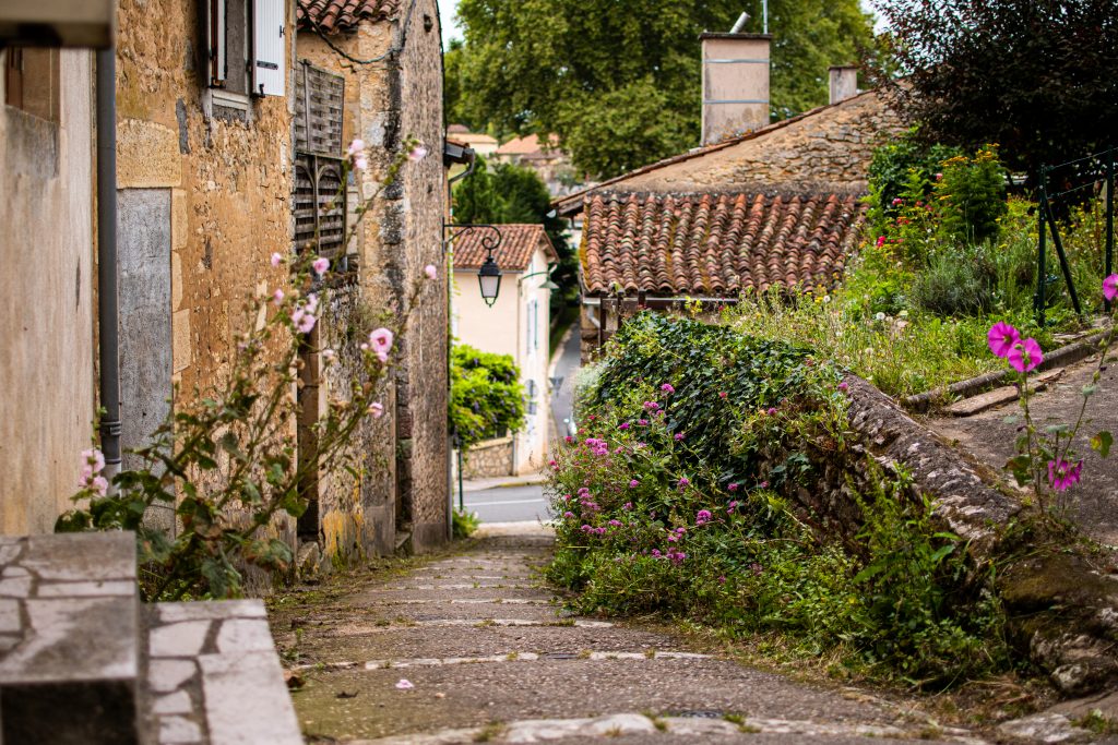 Découvrir les villages de caractère en Auvergne beau village