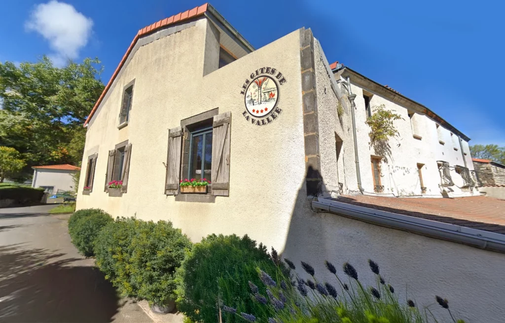 Séjourner au pied des volcans, entre élégance, calme et découvertes en Auvergne Les gîtes de la vallée