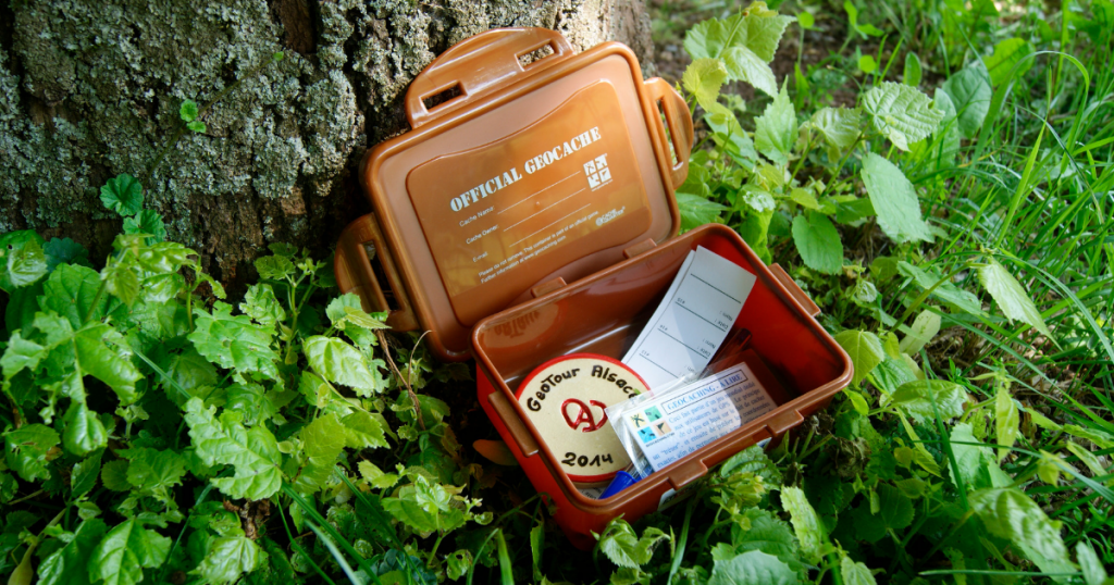 Le géocaching, une chasse au trésor dans les volcans géocaching et chasse au trésor en forêt