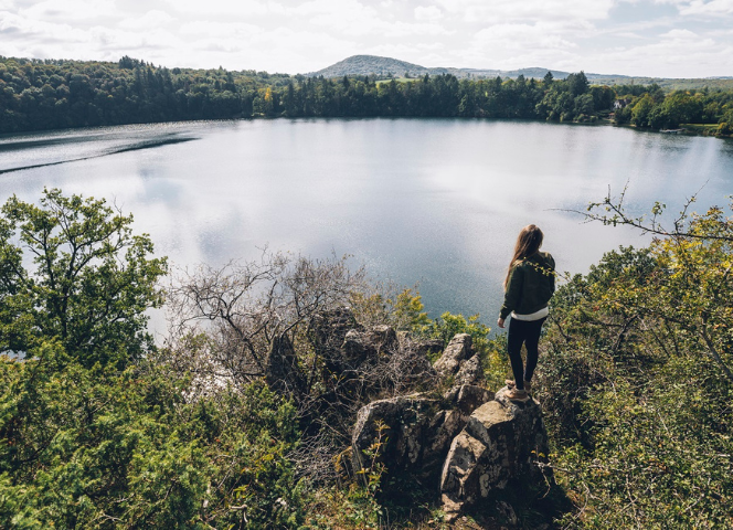 Le plan d’eau de Saint-Éloy-les-Mines, au cœur des Combrailles plan d'eau de saint eloy les mines