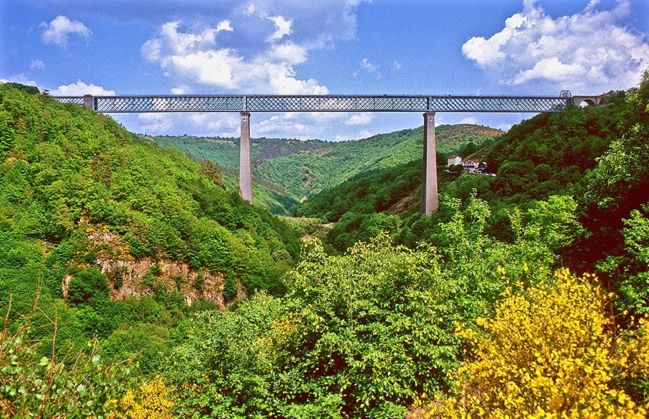 Le viaduc des Fades, un ouvrage impressionnant au cœur des Combrailles viaduc des fades